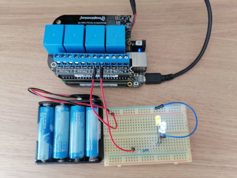 Circuit controlled by the BeagleBone Black board and its relay cape - Off mode